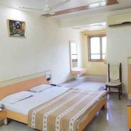גנדהינאגר Hotel Gokul מראה חיצוני תמונה